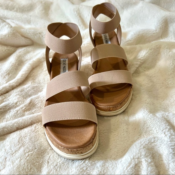 🚨 SOLD 🚨 Bandi Ankle Strap Wedge Sandal - Steve Madden - Tan - 8 - Picture 2 of 15